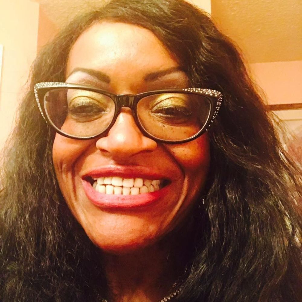 Meet your Posher, Yvonne